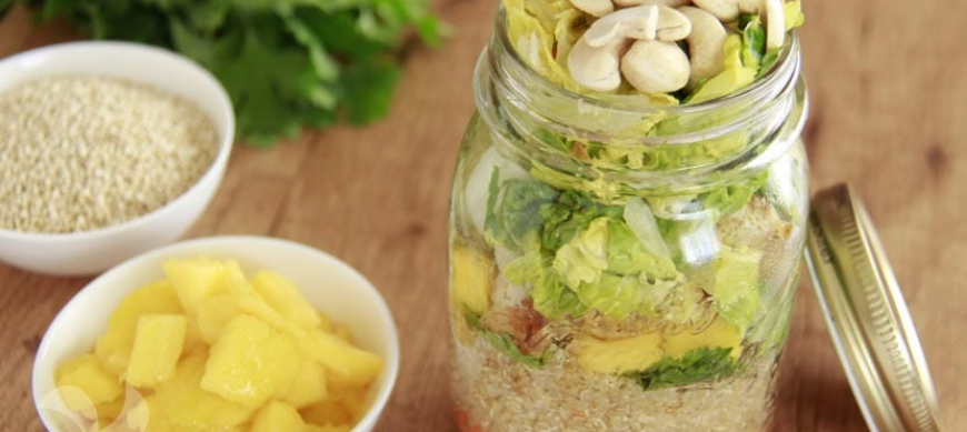 JAR SALAD QUINOA, MANGO Y POLLO. DISFRUTA AL AIRE LIBRE ESTES DONDE ESTES