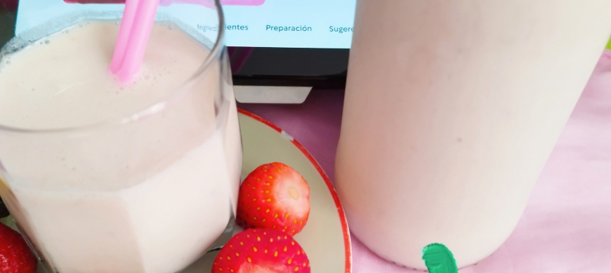 Yogur líquido de plátano y fresa