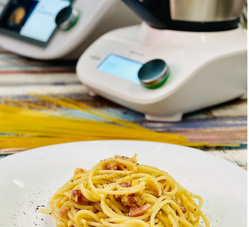 Espaguetis a la Carbonara con Thermomix® TM6 y Thermomix® Friend