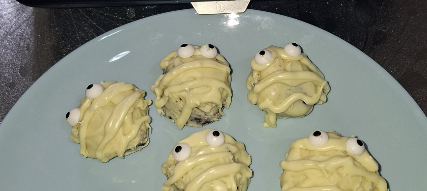 TRUFAS DE MOMIAS HALLOWEN CON Thermomix® EN RIBERA DEL FRESNO