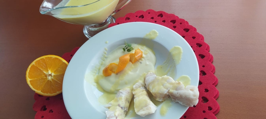 Ensalada de Bacalao con emulsión de patata y salsa de Naranja