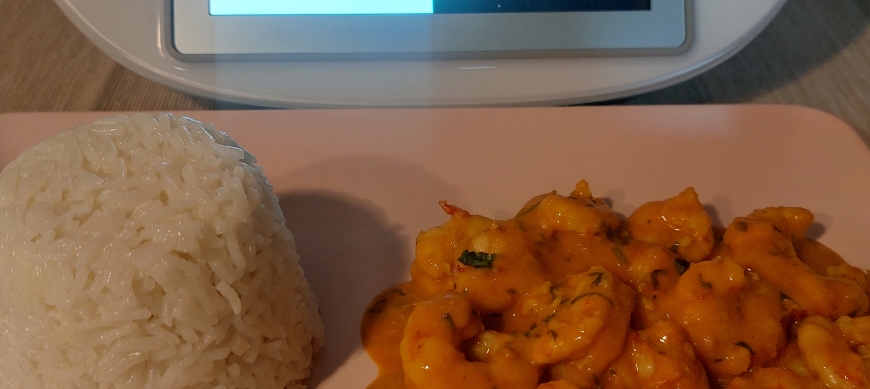 Curry de langostinos con arroz basmati