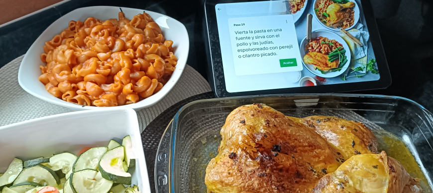 Pollo con judías verdes y pasta