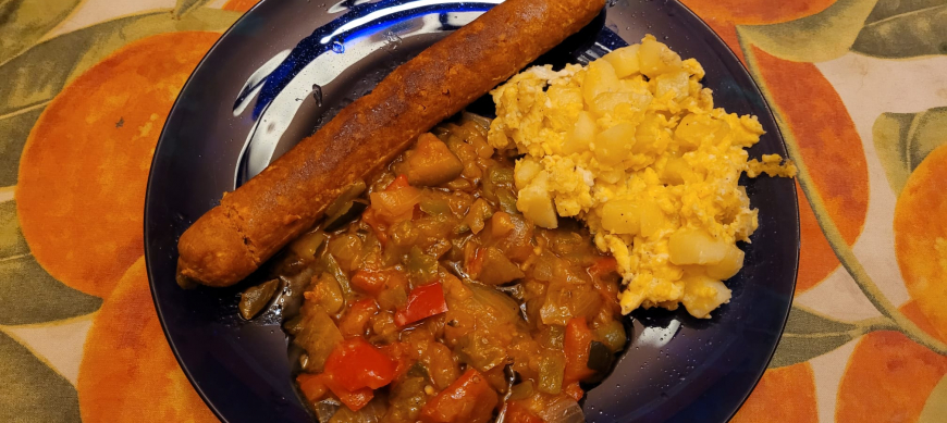 Fritada con chistorra de merluza y revuelto de patatas