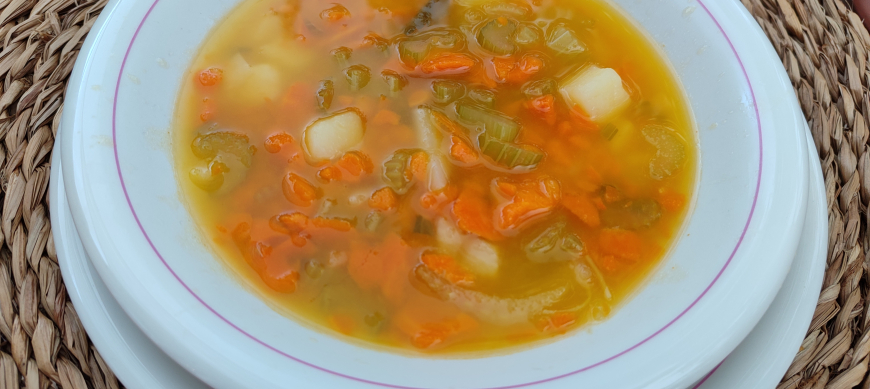 Sopa de verduras deliciosa