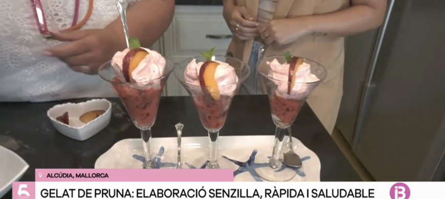 HELADO DE CIRUELAS Y HIERBABUENA SIN AZÚCAR