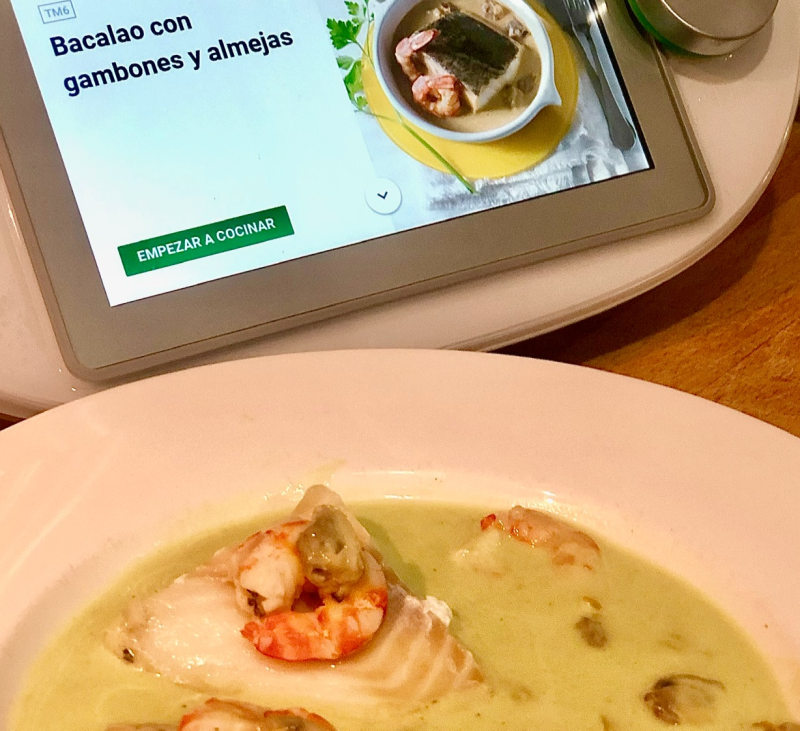 Una receta de restaurante con maridaje! Bacalao con gambones y almejas.