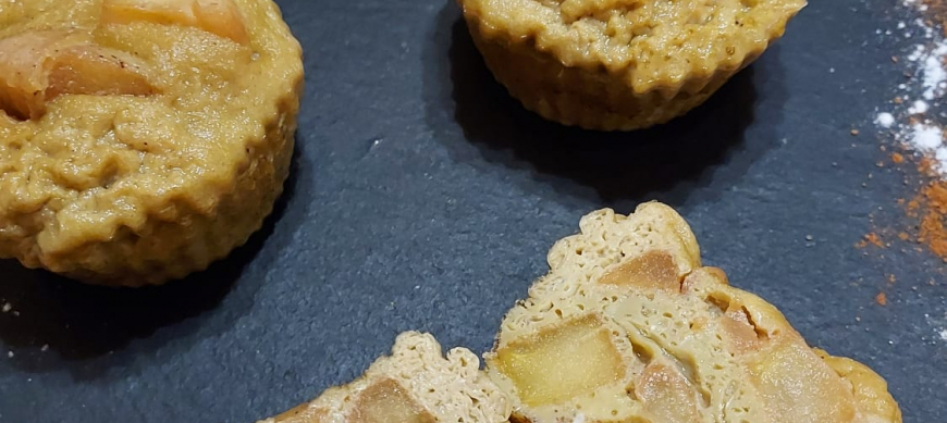 Muffins de huevo con manzana caramelizada y canela