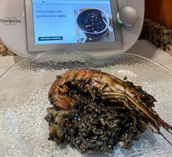 Arroz negro de sepia y gambones con Thermomix® 