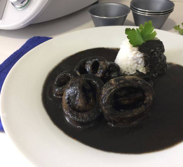CALAMARES EN SU TINTA CON ARROZ DE GUARNICIÓN CON Thermomix® DESDE MAJADAHONDA