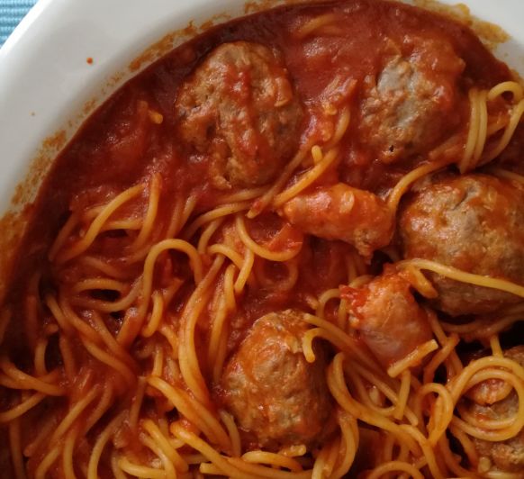“El Padrino” nos deja estos Espaguetis con albóndigas y salchichas hechos en Thermomix® 