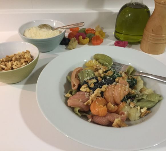 PASTA DE LENTEJA ROJA CON ESPINACAS, TOMATES SECOS Y NUECES CON Thermomix® DESDE MAJADAHONDA