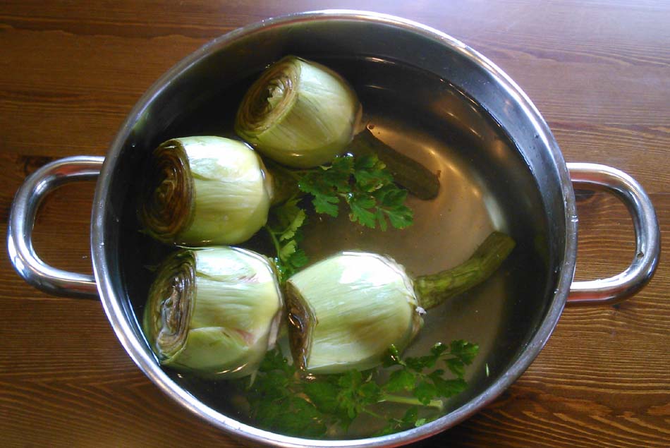 Menestra de verduras con alcachofas y espinacas rebozadas