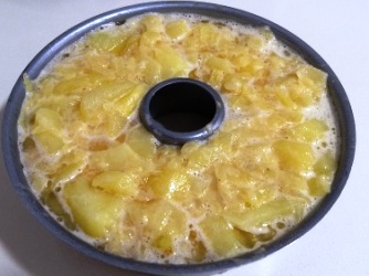 Cocina a niveles con Thermomix® : Tortilla de patatas rellena en Varoma y caldo de pollo con veduras