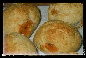 Bollos Preñaos con pan de Manteca