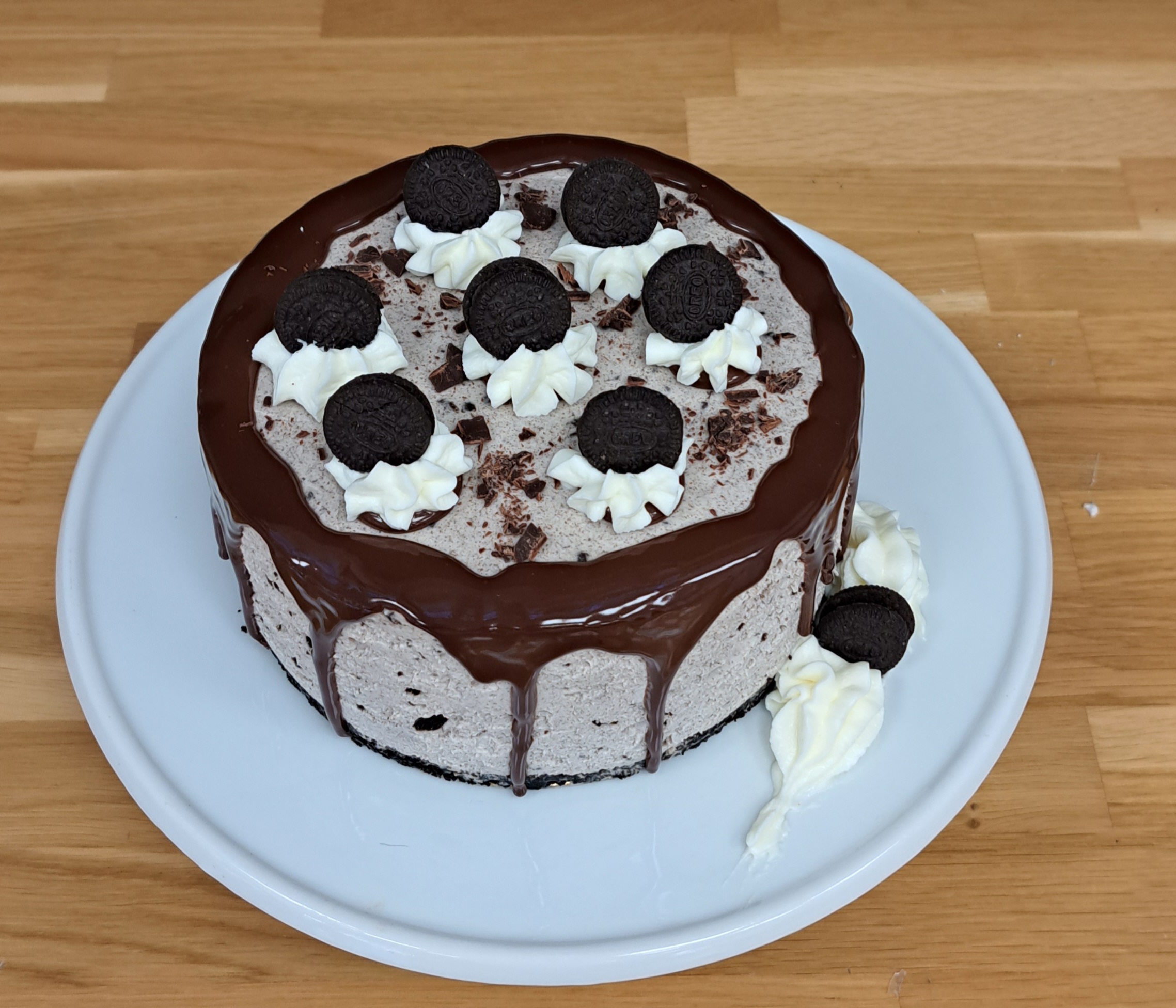 Tarta de cumpleaños de chocolate, vainilla y queso - Cookidoo® – la  plataforma de recetas oficial de Thermomix®