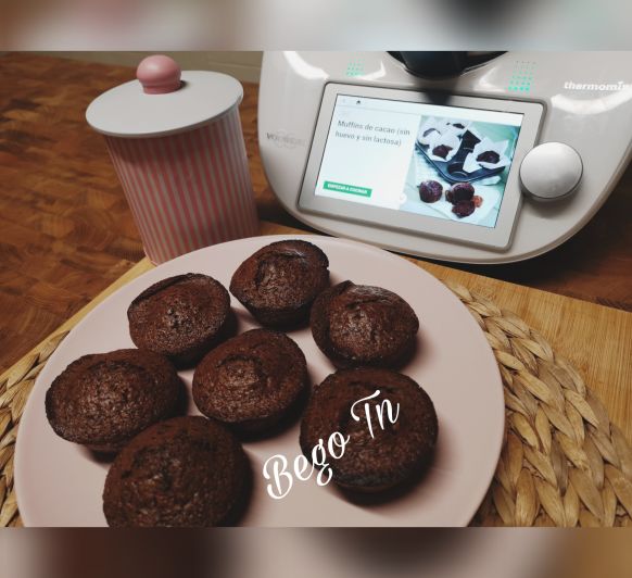 Muffins de cacao (sin huevo y sin lactosa) en Thermomix® 