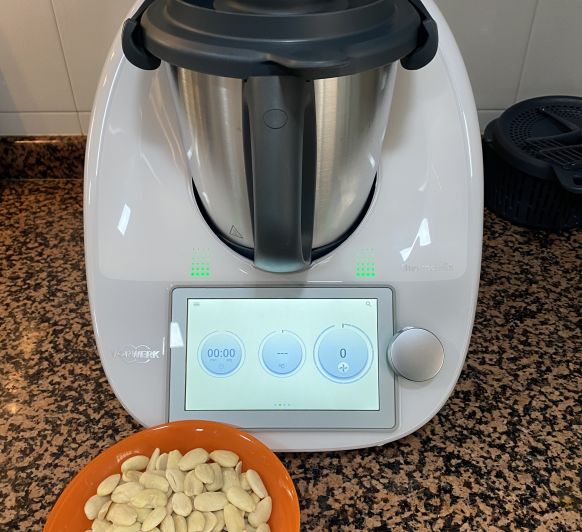 ALMENDRAS FRITAS EN LA Thermomix® .