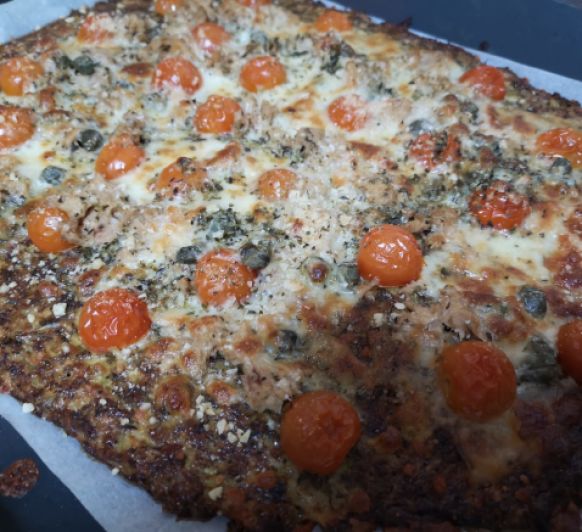 Pizza keto con base vegetariana