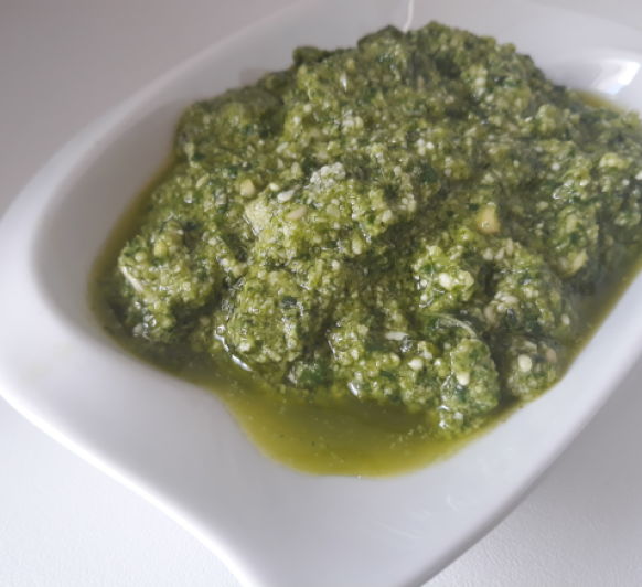 Salsa pesto para acompañar tu pasta