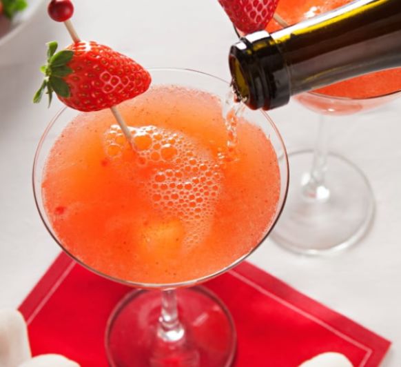 Como hacer cóctel de naranja, fresa y aroma de rosa con Thermomix® 