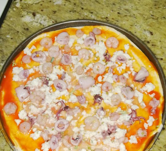 Masa básica de pizza de calamares y gambas