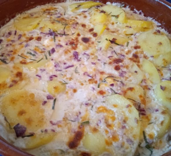 Patatas gratinadas con crema de queso