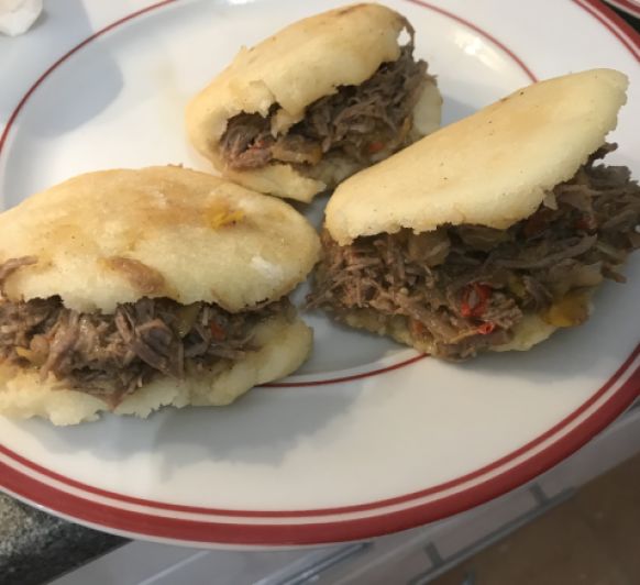 AREPAS DE CARNE MECHADA CON Thermomix® 