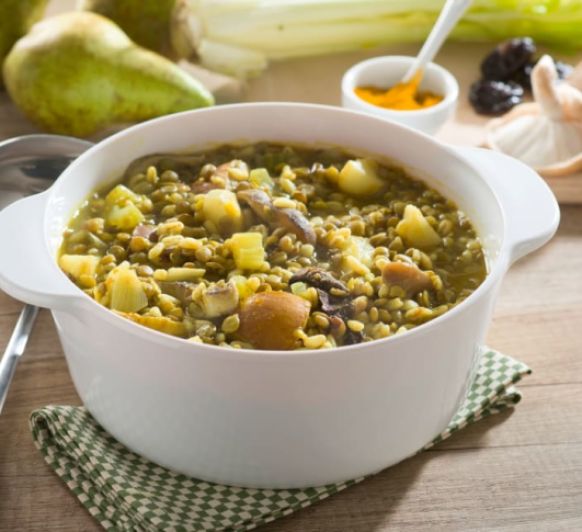 Lentejas verdinas estofadas con verduras a la cúrcuma en Thermomix® 