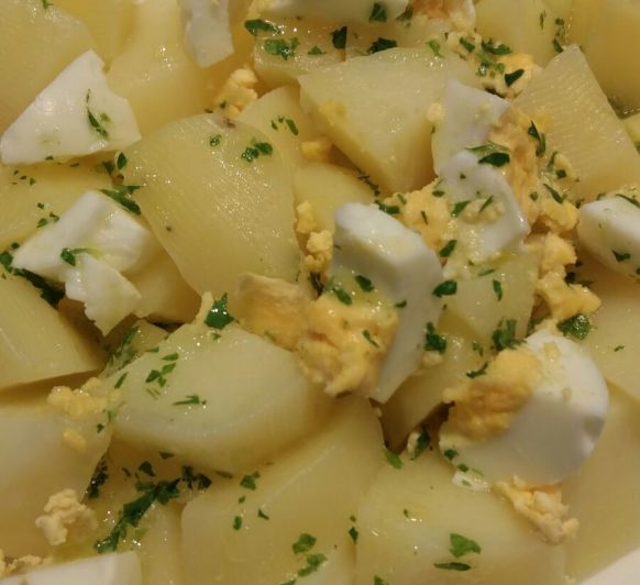 VINAGRETA DE PEREJIL Y PATATAS AL VAROMA.
