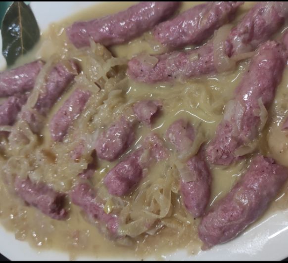 SALCHICHAS AL VINO
