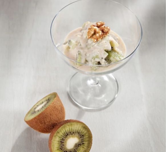 Postre de kiwi con salsa de yogur y vainilla con Thermomix® 