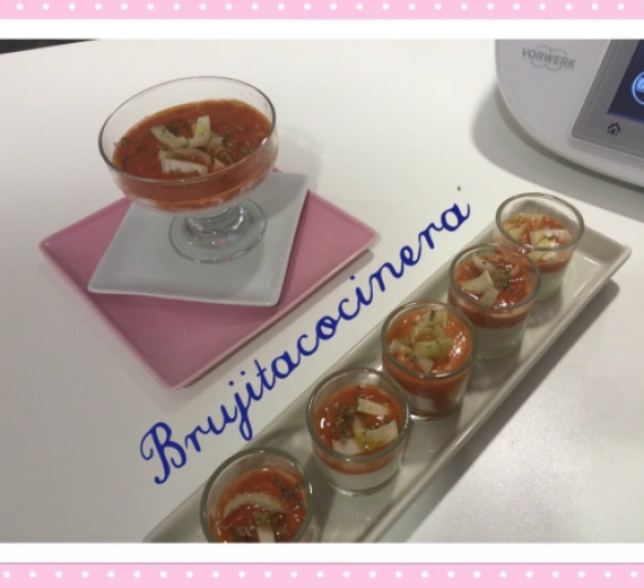 CHUPITOS DE YOGUR GRIEGO Y TOMATE CON Thermomix® TM5