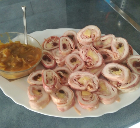 Pechuga rellena con cebolla caramelizada