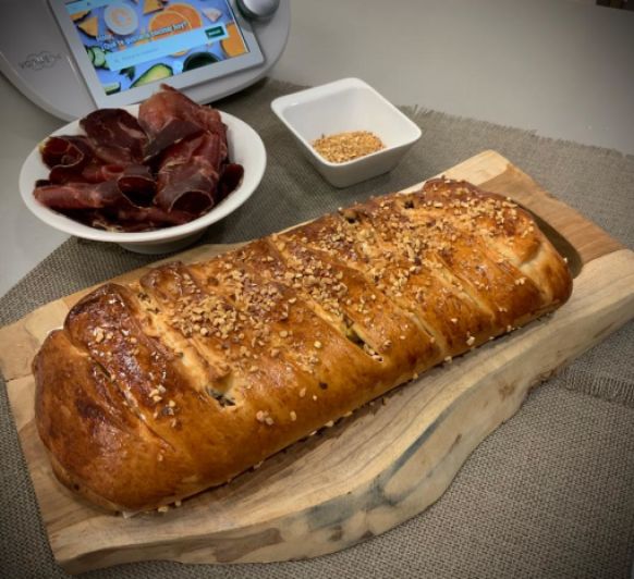 Trenza de Cecina, Queso de Cabra y Manzana