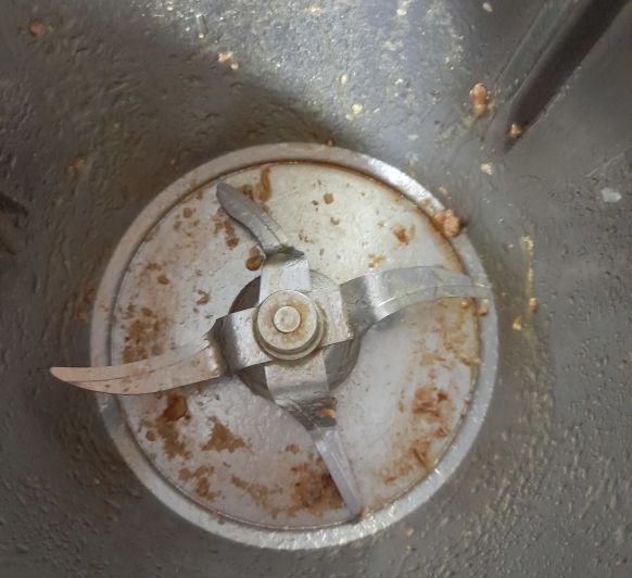 QUE HACER CUANDO SE NOS QUEMA LA COMIDA EN LA BASE DEL VASO