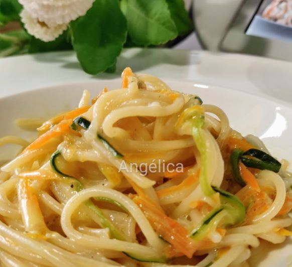 Espaguetis carbonara vegetariana con Thermomix® 