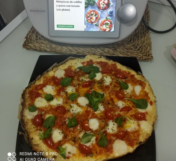 Mini pizzas de coliflor y queso con tomate Thermomix® Zafra