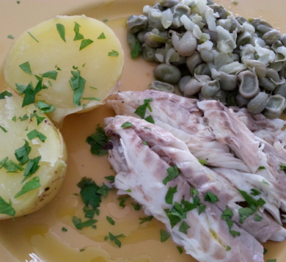 MENU_Habitas baby Encebolladas con Patatas y Lubina a la sal