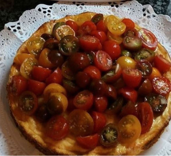 CHEESECAKE SALADO CON TOMATES CHERRY EN Thermomix® 