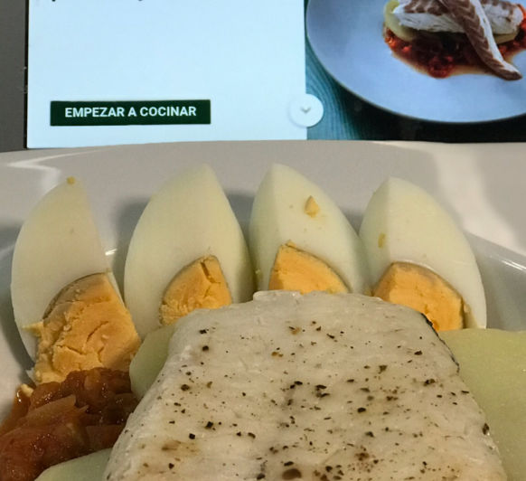Menú completo: pisto y lubina con patatas y huevos