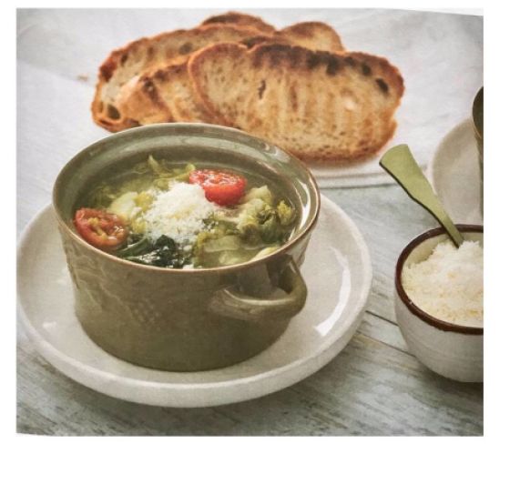 SOPA DE VERDURAS CON HINOJO Y ESCAROLA