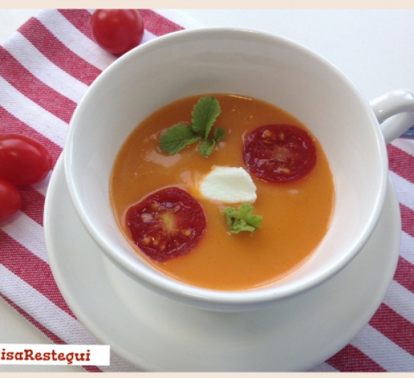 Sopa griega de tomate y yogurt