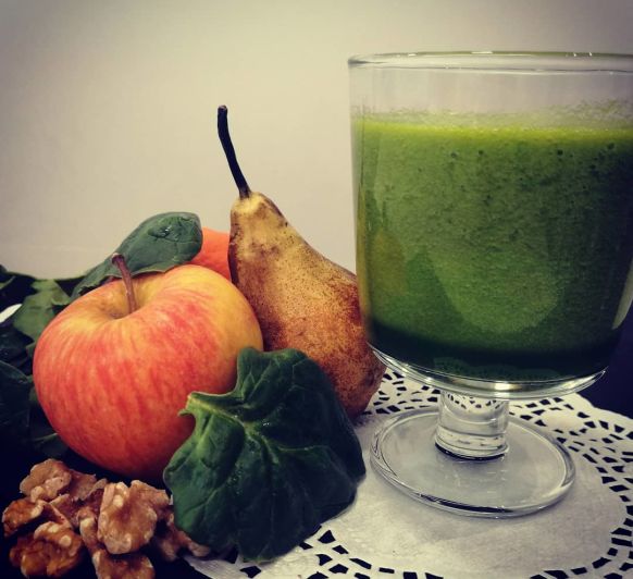 BEBIDA DETOX DE MANZANA Y PERA