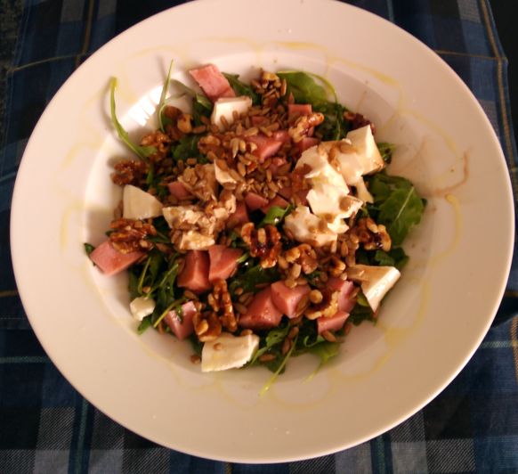 ENSALADA DE MANGO,PAVO Y NUECES.