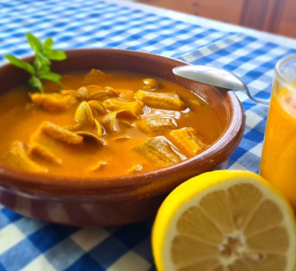 CALDO DE PINTARROJA CON ALMEJAS
