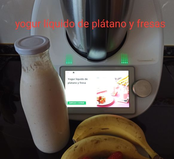 Yogur líquido de Plátano y fresa con Thermomix® .