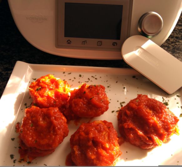 ALBONDIGAS CON TOMATE.