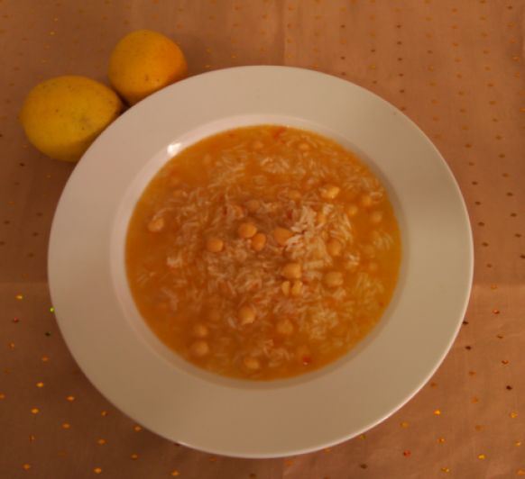 SOPA DE ARROZ Y GARBANZOS