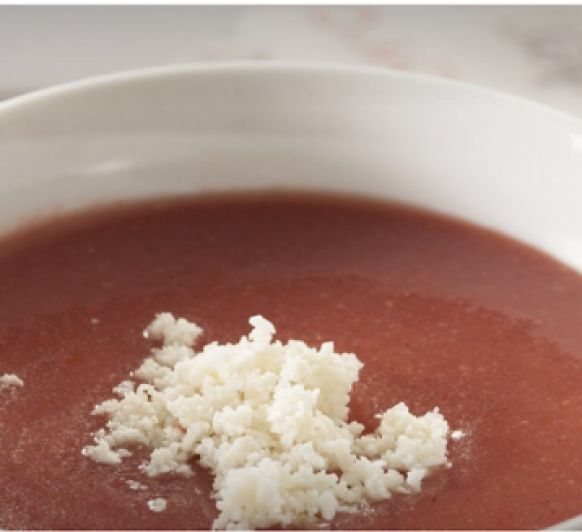 Primeras fresas, hacemos algo nuevo: gazpacho!!